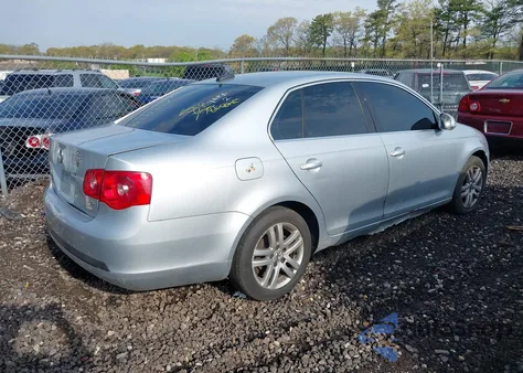 2006 Volkswagen Jetta 2.5 from USA, damaged, VIN 3VWSG71K46M633522